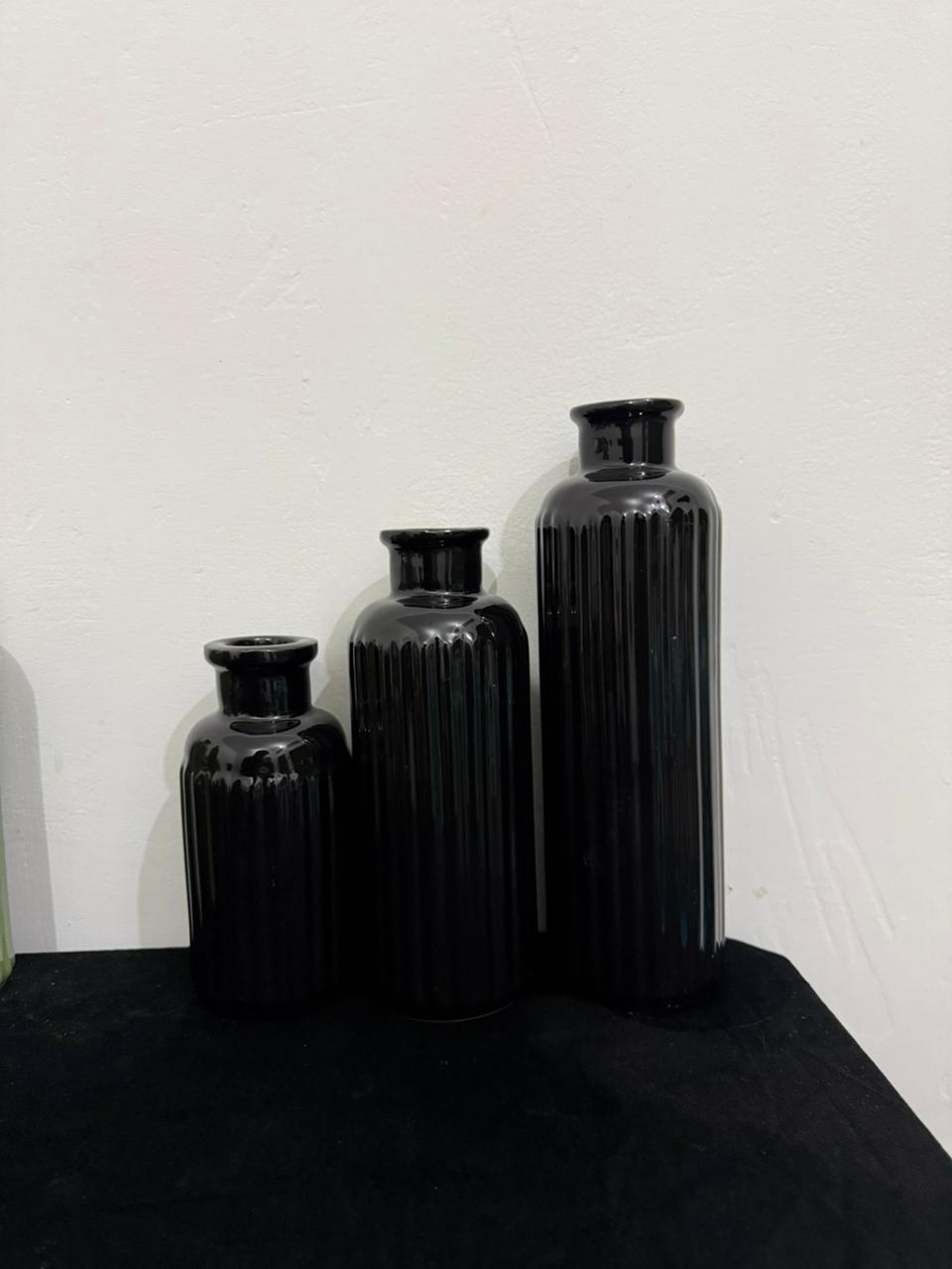 RIBBED - CERAMIC VASE DECORATIVE ORNAMETNS - 5 Different colors